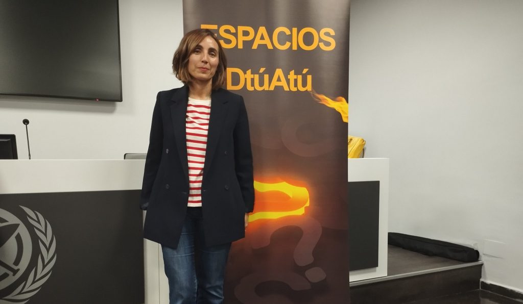 La experta en información bursátil acudió a los Espacios DtúAtú para resaltar la relevancia de la especialización