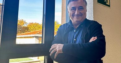 Gervasio Sanchez, en la Facultad de Ciencias de la Documentación de la UCM durante el encuentro internacional Robert Capa y la memoria de Europa, el 19 de noviembre de 2024