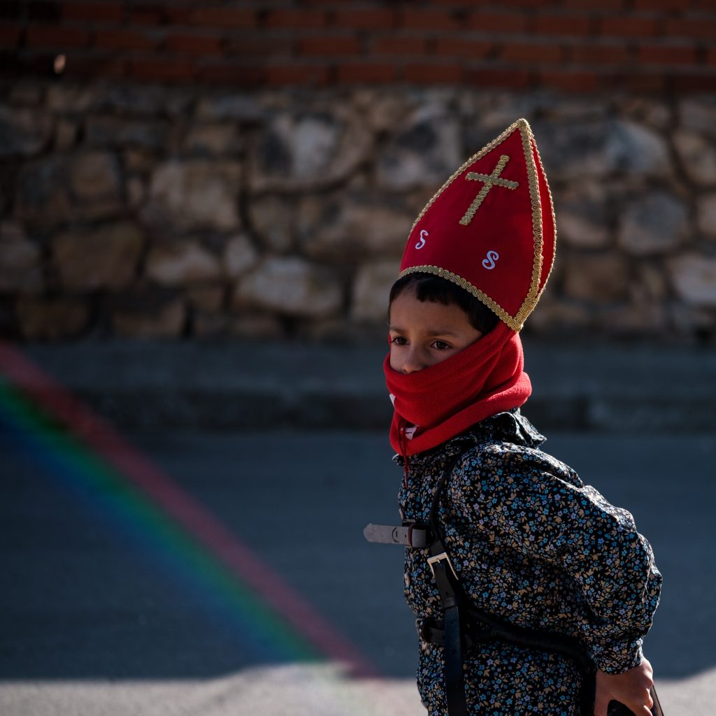 Un niño vestido de diablo | Foto: Marcos Villaoslada