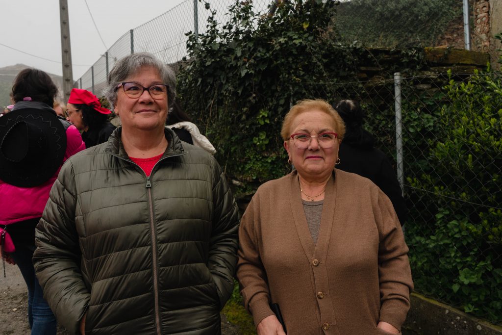 Para Marisa Pazo y Pilar González el entroido es “la mejor época del año” | Foto: Pedro Pascual