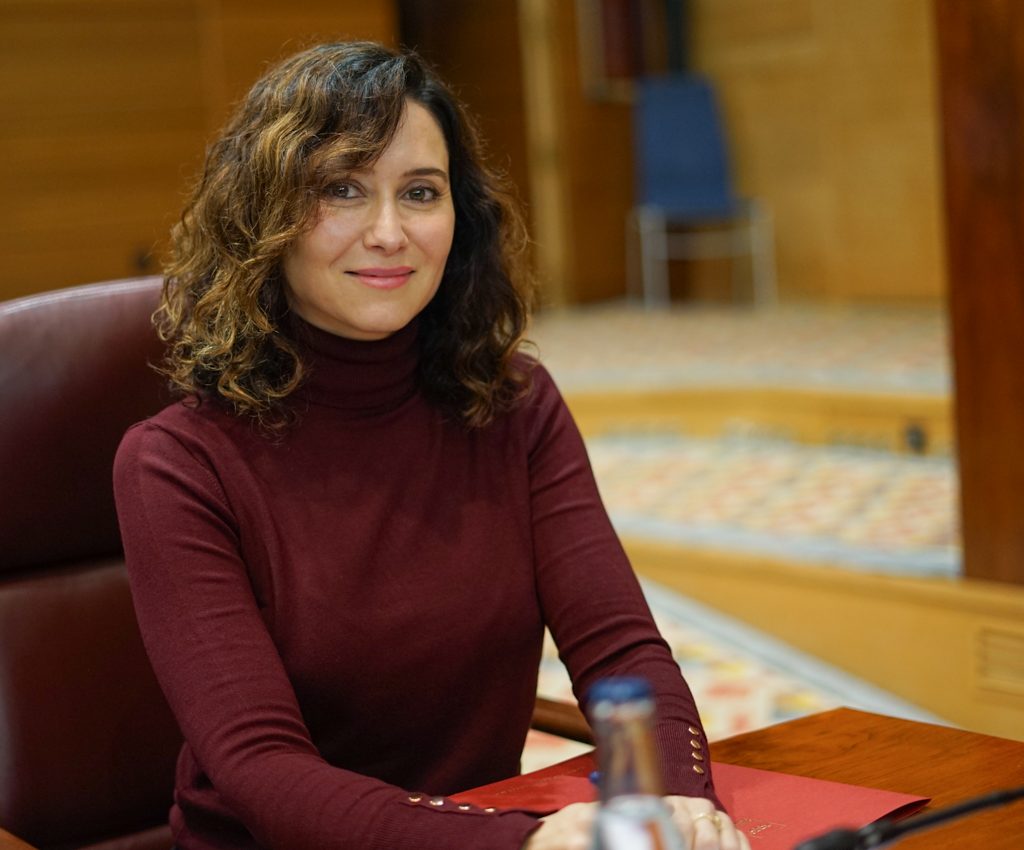 Isabel Díaz Ayuso antes del comienzo del debate plenario | Foto: Pablo R. Seco