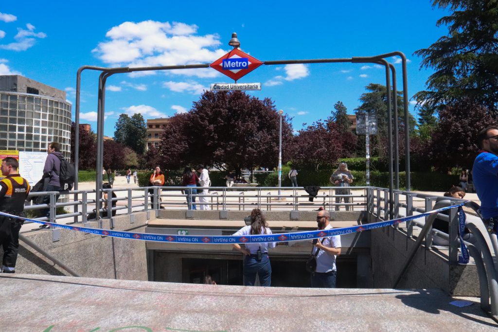 Las estaciones de metro, como la de Ciudad Universitaria, tuvieron que ser cerradas | Foto: Pablo Seco 