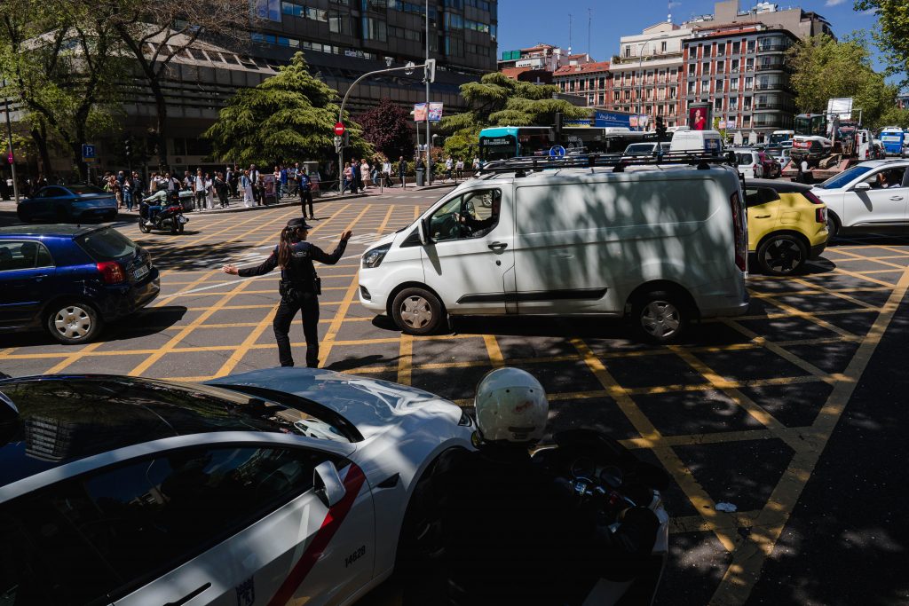 El tráfico sufrió fuertes retenciones por la falta de los semáforos | Foto: Pedro Pascual