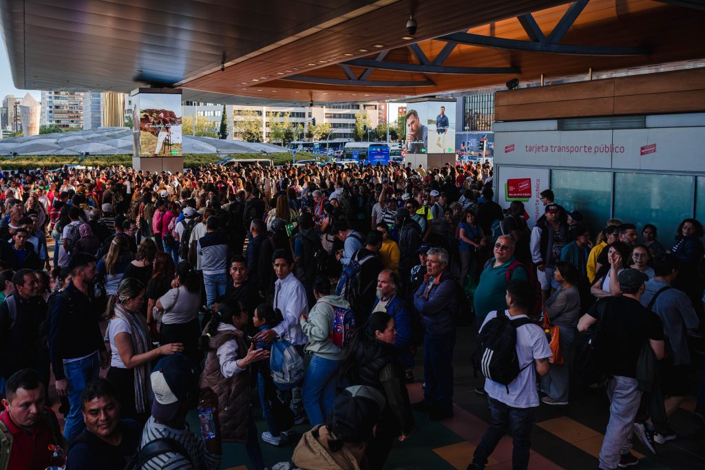 La estación de metro de Plaza Castilla durante el apagón | Foto: Pedro Pascual 
