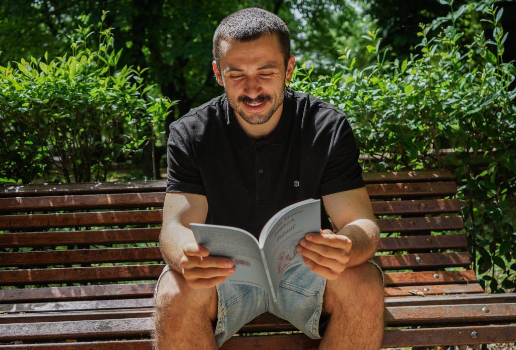 Nicolás Mateos Fruhbeck, ganador del Premio Hiperión 2025: “Uno tiene que escribir de lo que sabe”