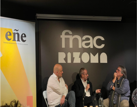 De izquierda a derecha, Miguel Barrero, Carlos Boyero y Jesús Ruiz Mantilla durante la charla. Foto: Laura Ramírez