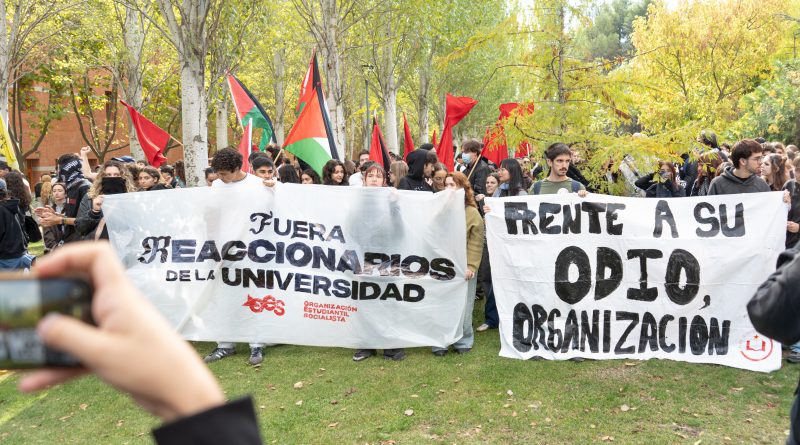 Estudiantes de la URJC protestan contra la visita de Javier Milei al campus de Vicálvaro